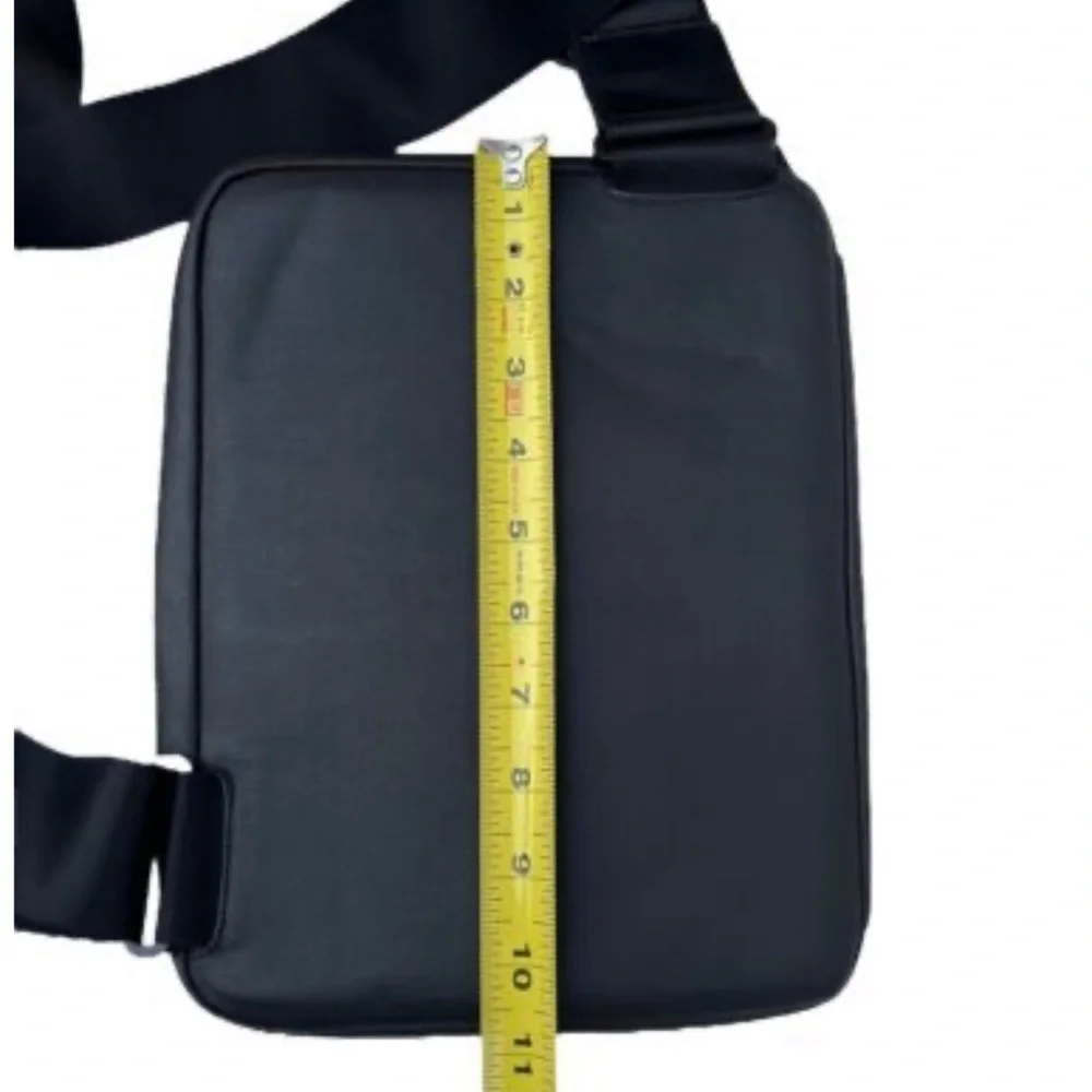 Incase Nylon‎ Thick Padded Crossbody Zipped Tablet ipad Case Black